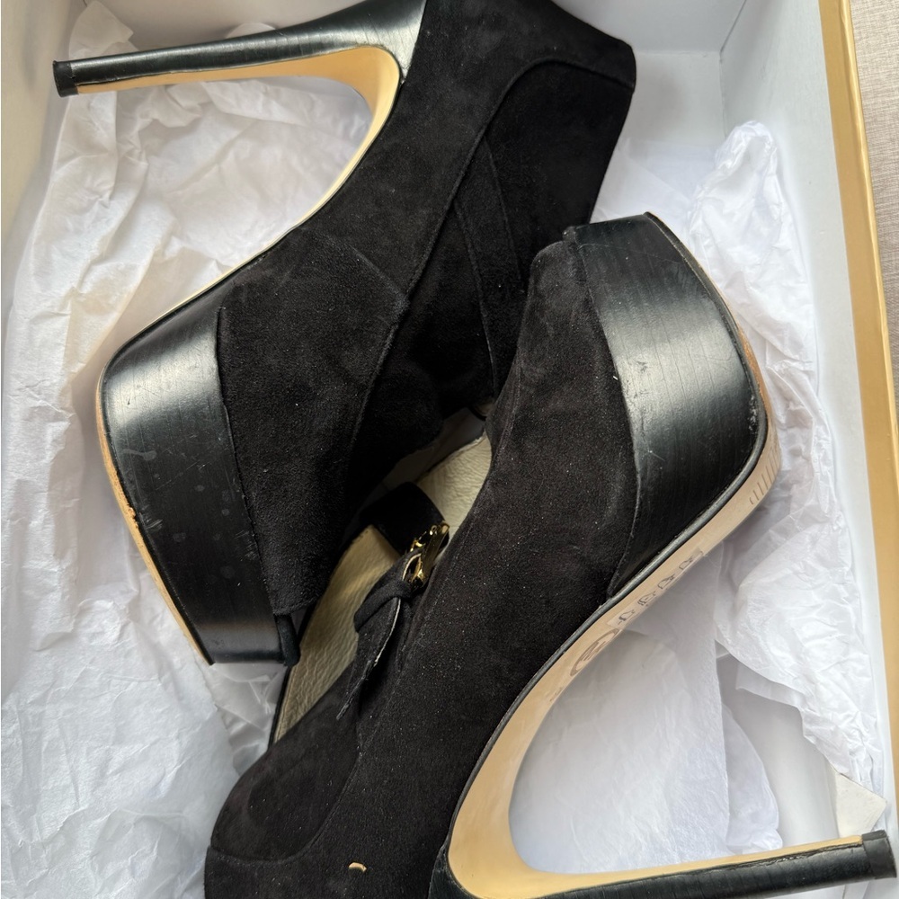 Michael Kors Eboni Bootie “Size 8M” - Picture 8 of 9
